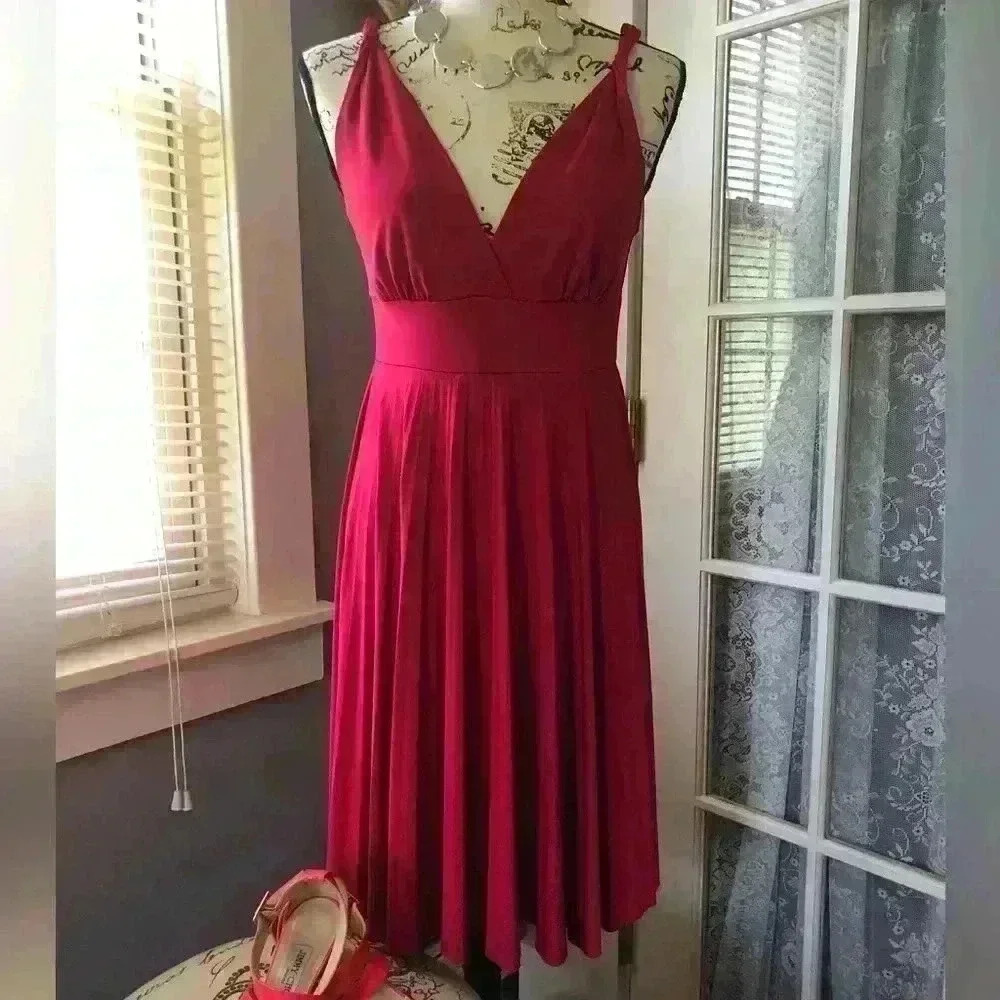 Pink Pleated V-neck dress Sz L